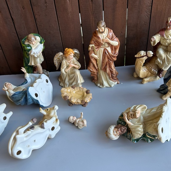 Home interiors and Gifts Retired Nativity set 10 pieces - Picture 9 of 16